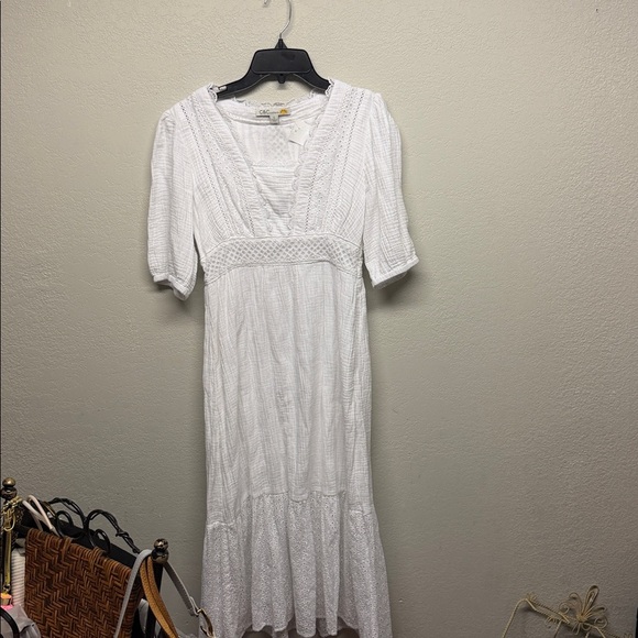 C&C California Dresses & Skirts - C&C California White Midi Dress Size Small